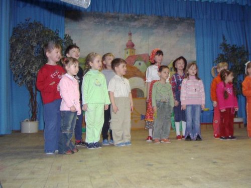 Hraje celá dědina aneb S veselou myslí na nesmysly. - 18.3.2006